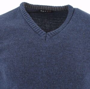 pull 80% laine col V GUY DE BERAC bleu R1386