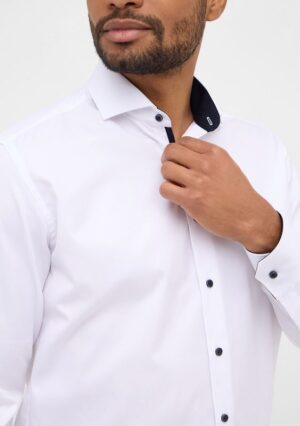 chemise ETERNA modern fit blanche avec patch 8819et